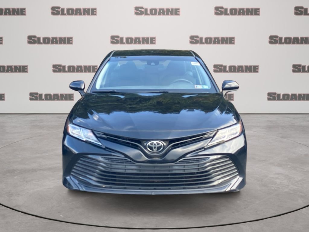 Used 2019 Toyota Camry LE image 3