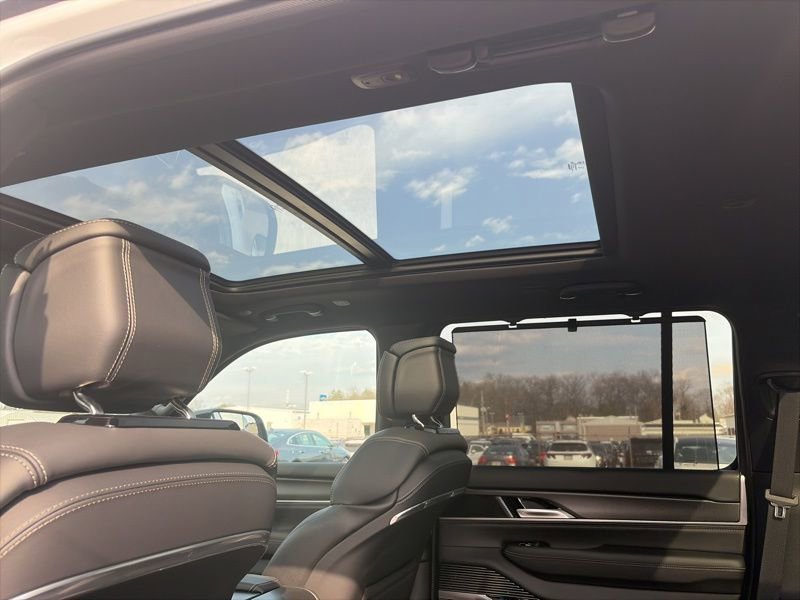 New 2026 Jeep Grand Wagoneer L Summit w/ Premium Group III image 14