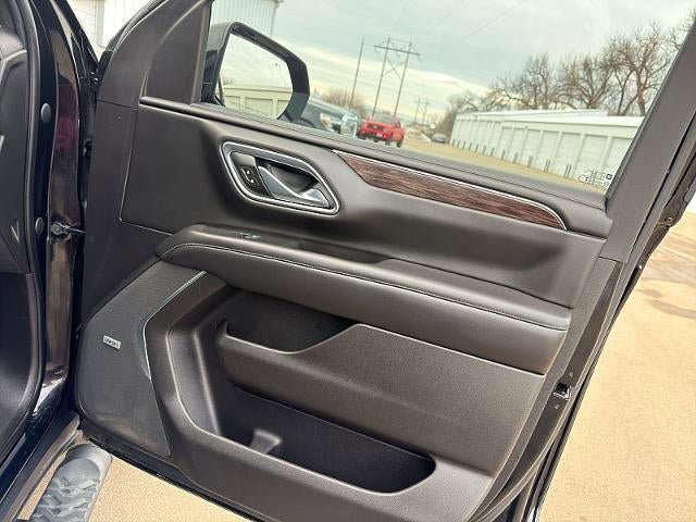 Used 2021 Chevrolet Suburban Z71 w/ Z71 Off-Road Package AWD/4WD image 15