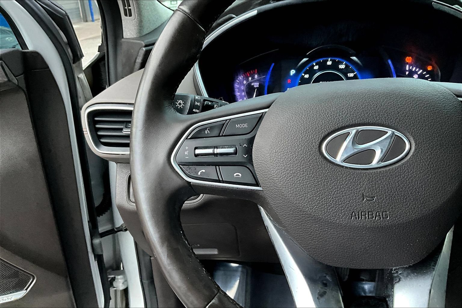 Used 2020 Hyundai Santa Fe Limited FWD image 12