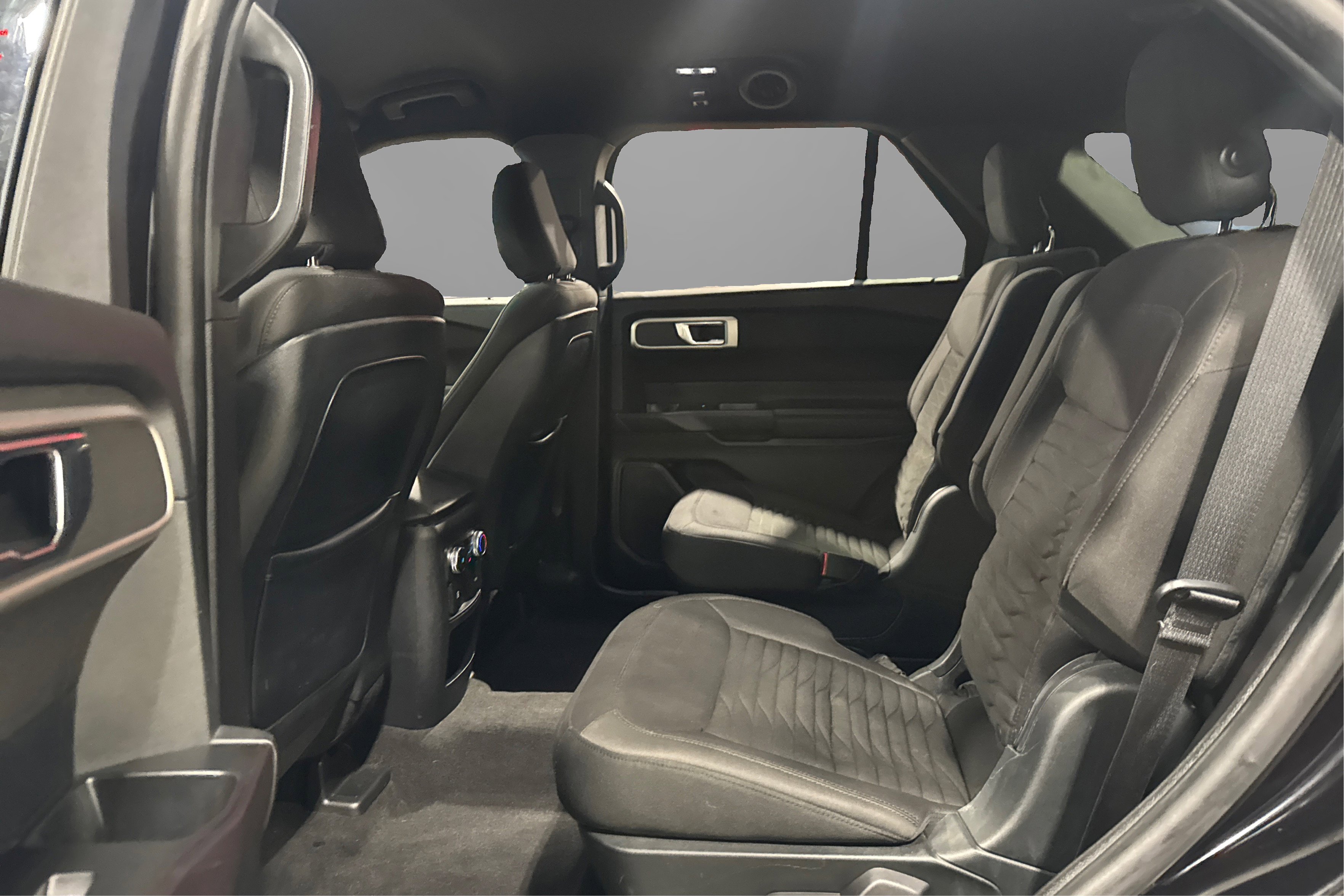 Used 2020 Ford Explorer XLT w/ Comfort Package AWD/4WD image 36