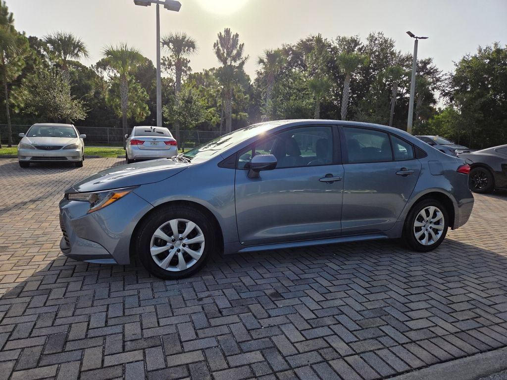 Certified 2024 Toyota Corolla LE FWD image 3