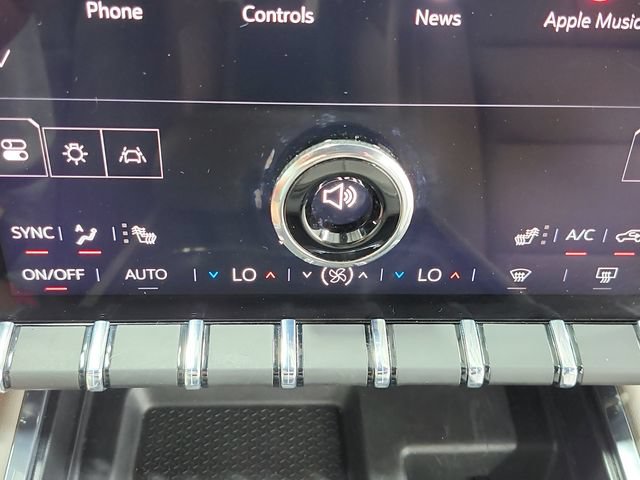 Used 2026 GMC Acadia Elevation w/ Elevation Premium Package FWD image 32