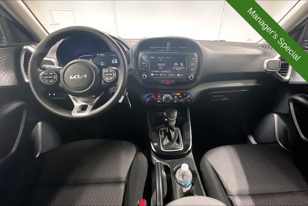 Used 2025 Kia Soul LX w/ LX Technology Package FWD image 18