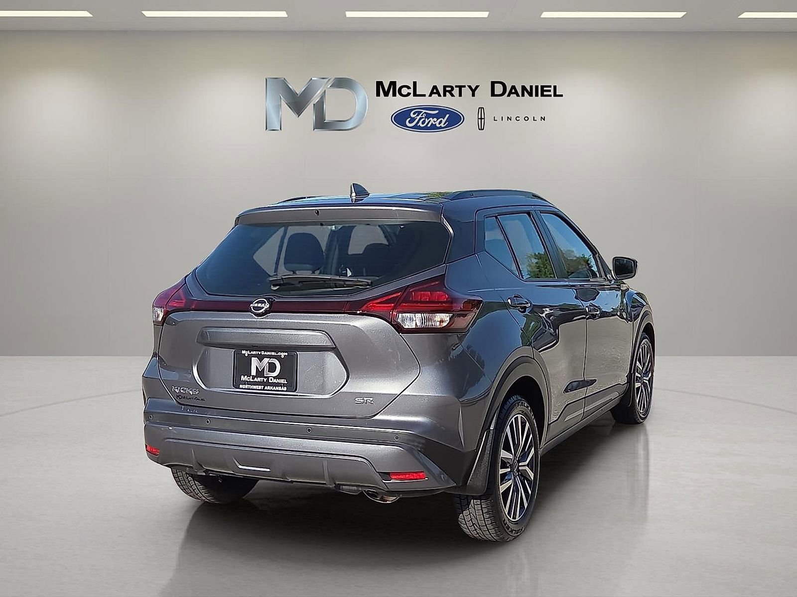 Used 2023 Nissan Kicks SR FWD image 5