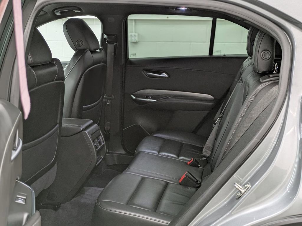 Used 2024 Cadillac XT4 Premium Luxury image 13