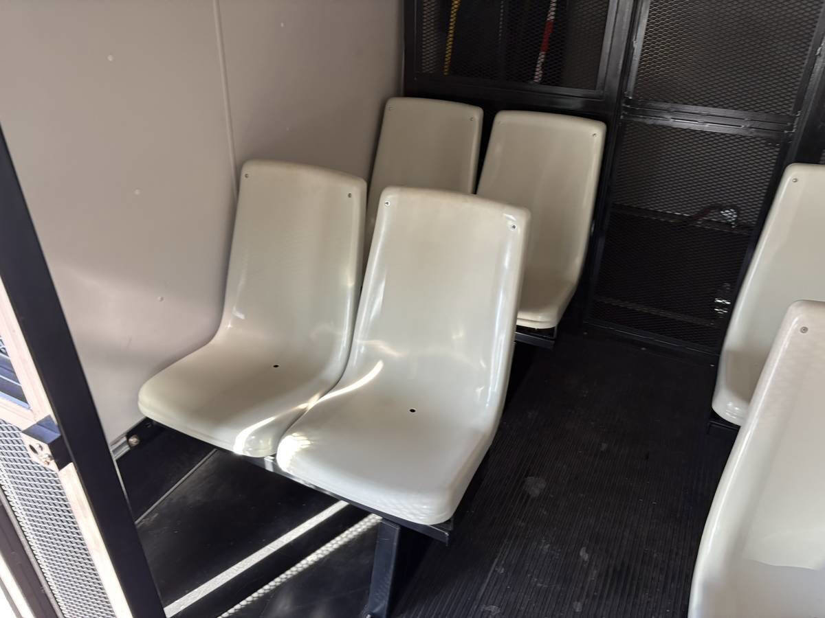 Used 2006 Ford E-450 and Econoline 450 RWD image 14