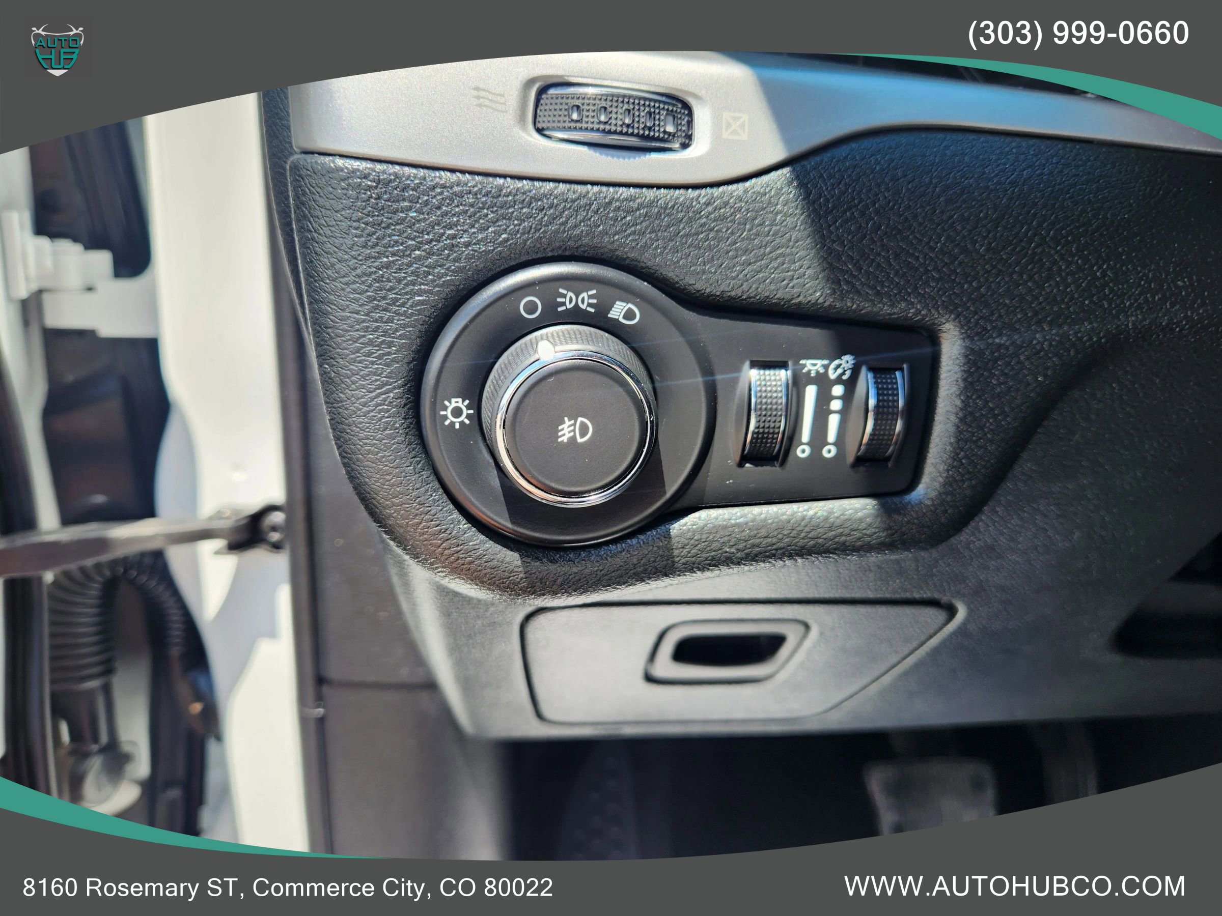 Used 2014 Jeep Cherokee Trailhawk w/ Cold Weather Group AWD/4WD image 19