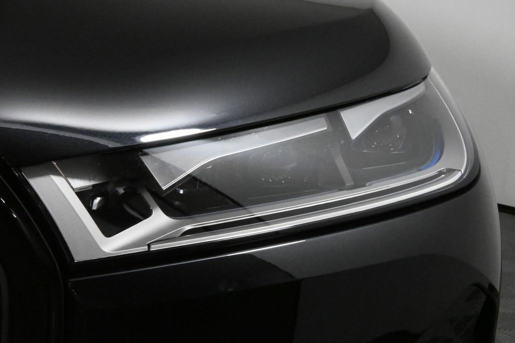 Used 2025 BMW iX xDrive50 w/ Premium Package image 11