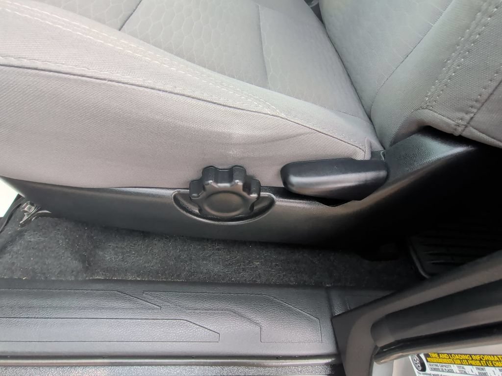 Used 2019 Toyota Tacoma SR5 AWD/4WD image 12