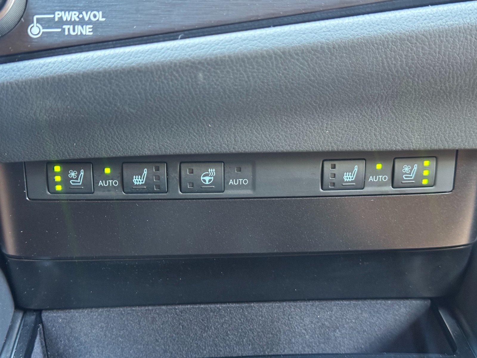 Used 2025 Lexus ES 300h F Sport FWD image 31