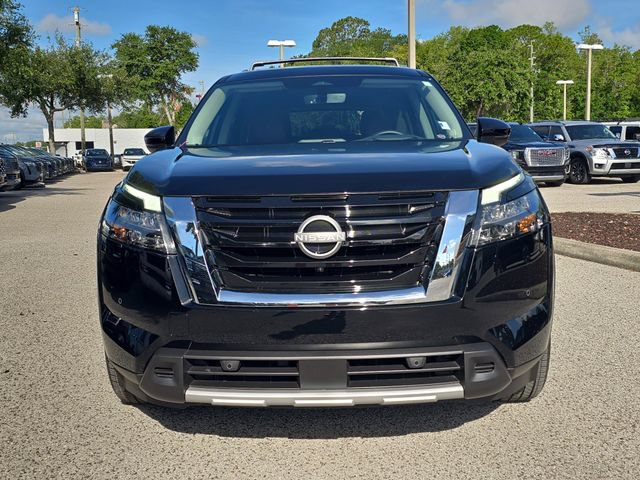 Certified 2025 Nissan Pathfinder Platinum w/ Cargo Package FWD image 3