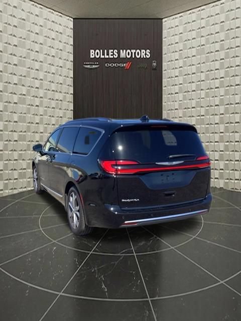 Certified 2024 Chrysler Pacifica Pinnacle FWD image 7