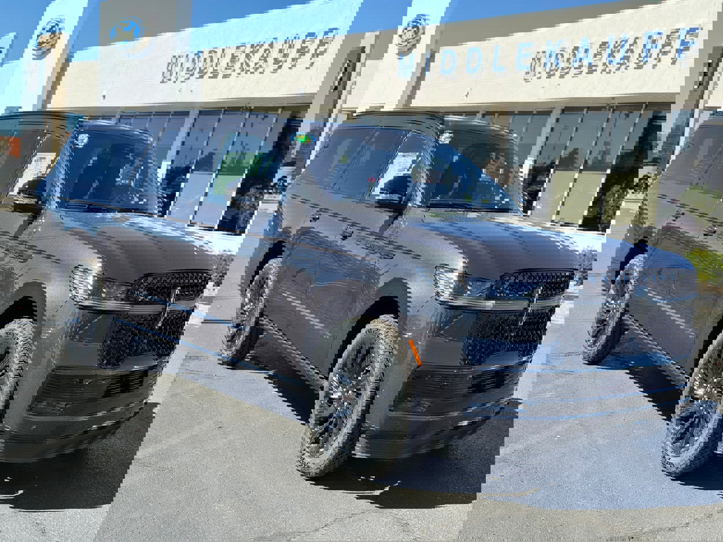 New 2025 Lincoln Navigator L Reserve w/ Jet Appearance Package image 1