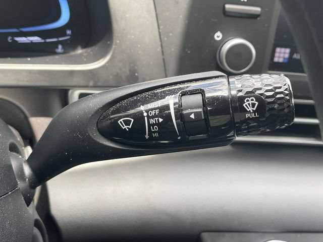 Certified 2024 Hyundai Elantra SE FWD image 29