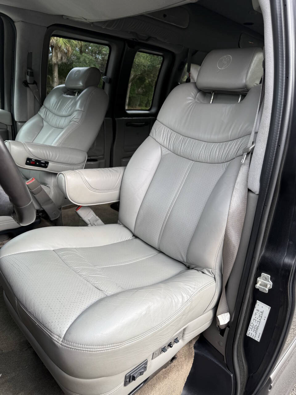 Used 2007 Chevrolet Express 2500 Extended w/ Preferred Equipment Group RWD image 14