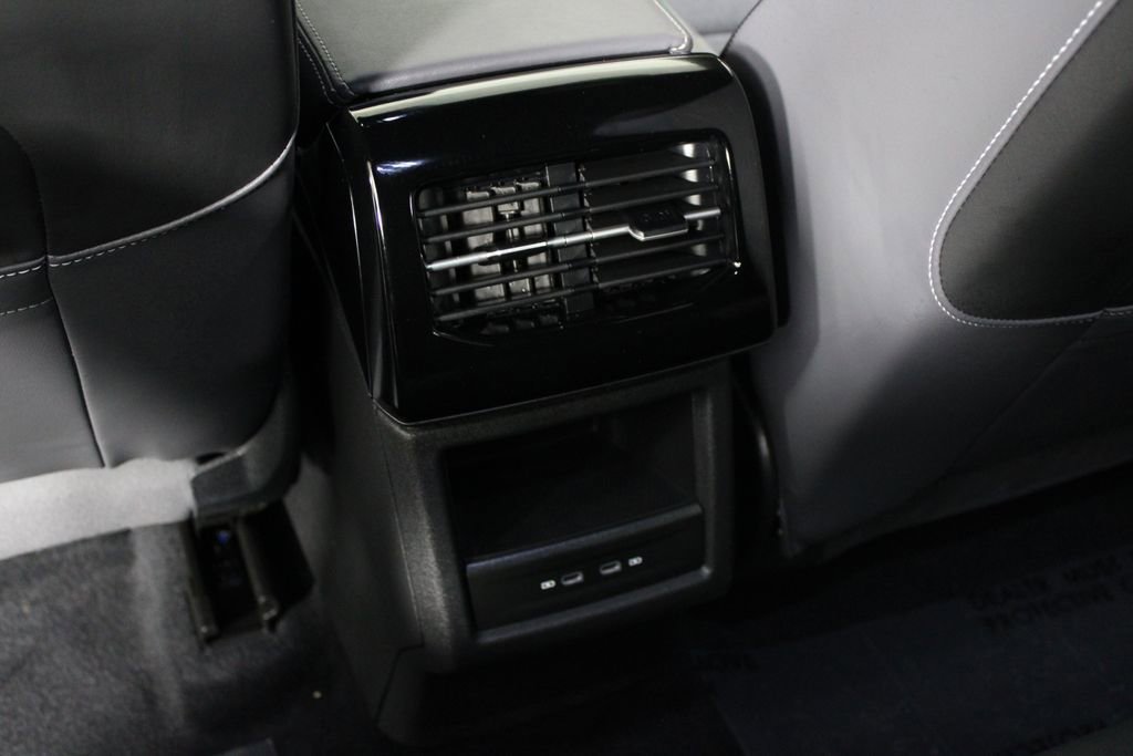 Used 2024 Volkswagen ID.4 2WD image 21