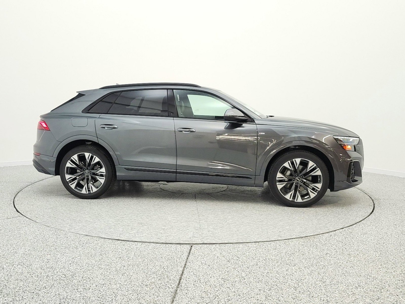 New 2026 Audi Q8 Premium Plus image 4