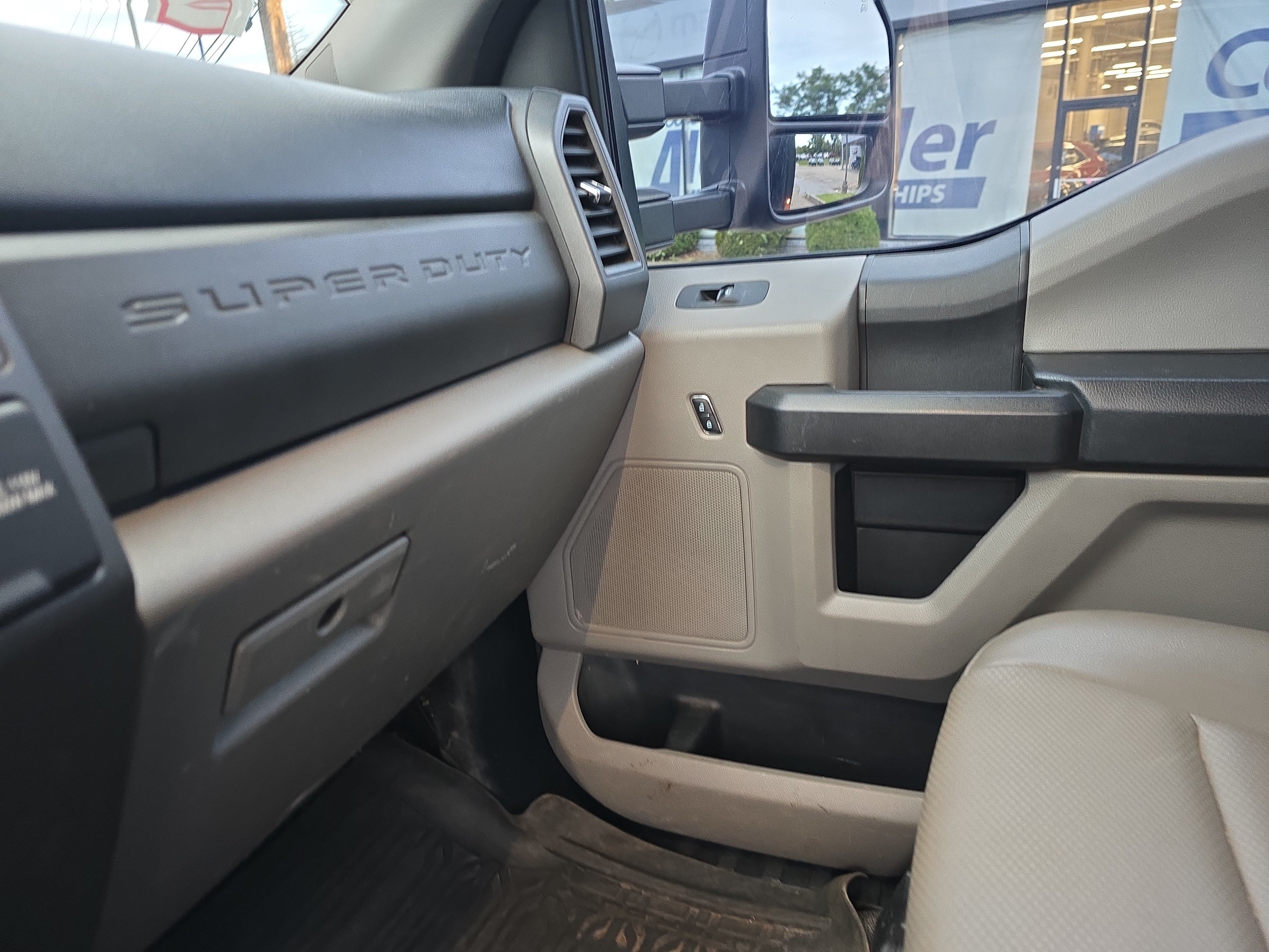 Used 2020 Ford F550 4x4 Regular Cab Super Duty image 30