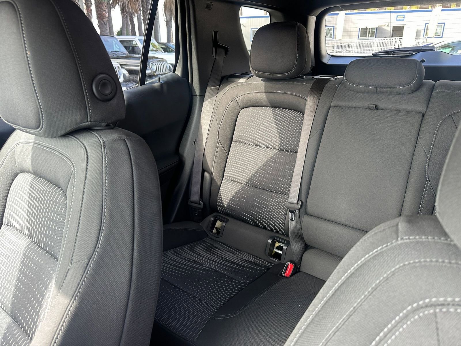 Used 2025 Chevrolet Equinox LT image 38