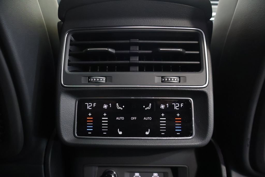 Used 2024 Audi SQ8 Prestige w/ Prestige Package image 25