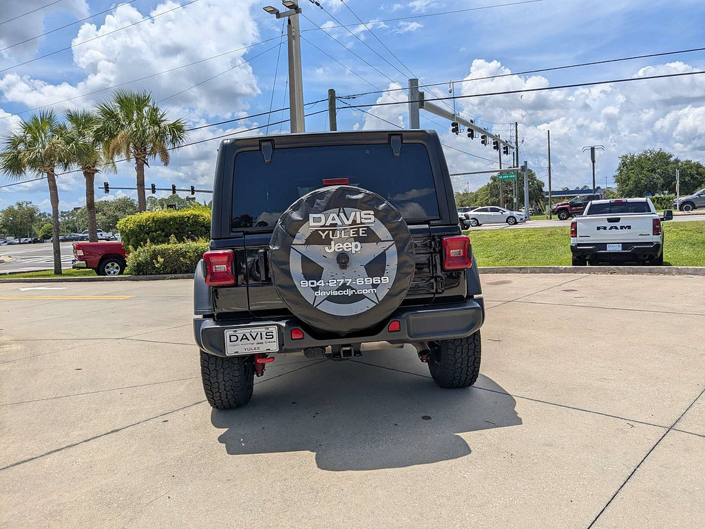 Used 2024 Jeep Wrangler Unlimited Rubicon AWD/4WD image 4