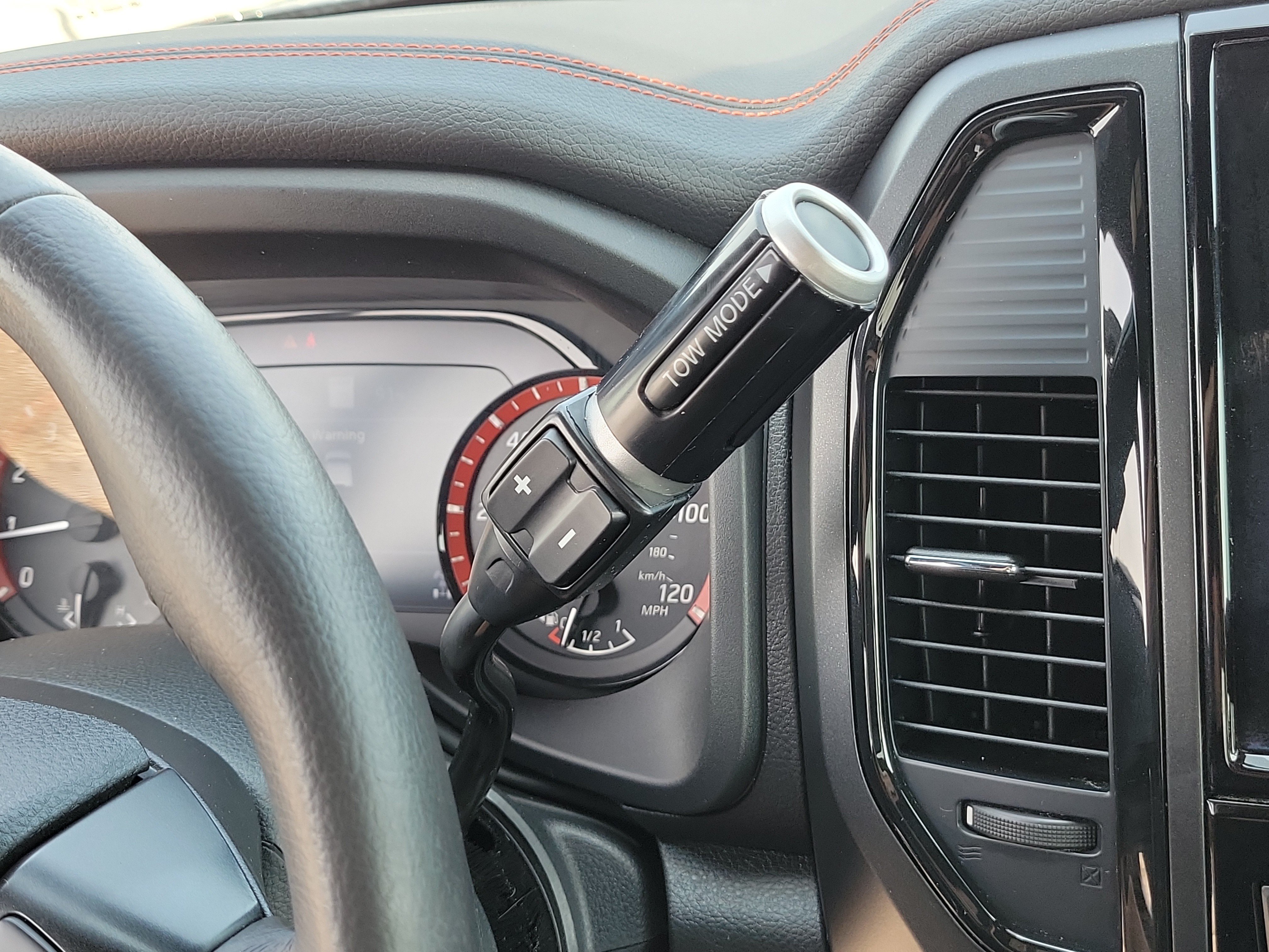 Used 2022 Nissan Titan PRO-4X w/ Pro-4x Convenience Package AWD/4WD image 28