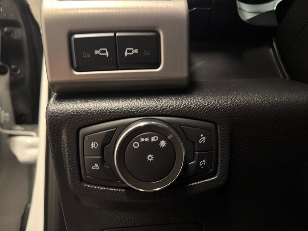 Used 2020 Ford F150 Platinum w/ Equipment Group 701A Luxury AWD/4WD image 28