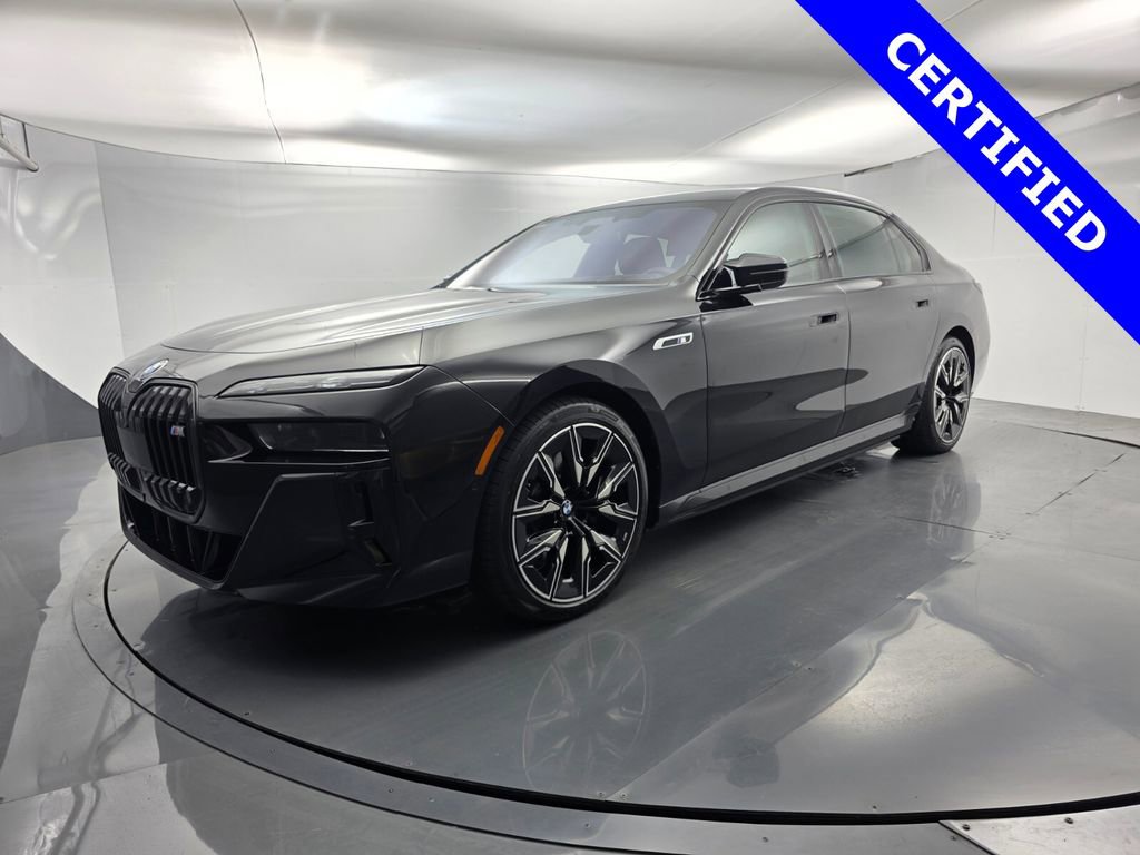 Used 2025 BMW i7 M70 w/ Executive Package image 8