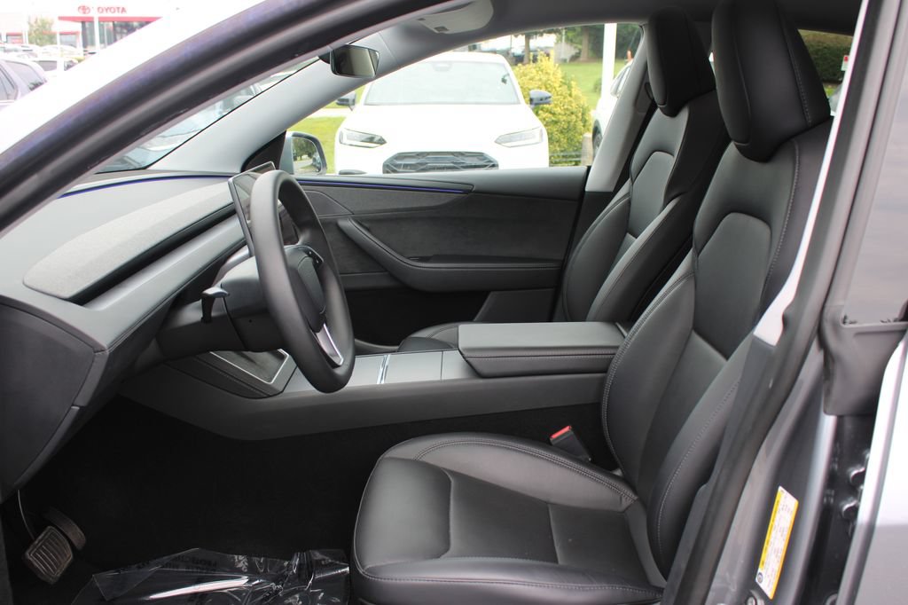 Used 2026 Tesla Model Y Long Range AWD/4WD image 11