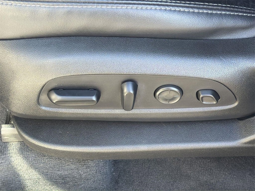 Used 2021 Buick Enclave Avenir w/ Avenir Technology Package image 23