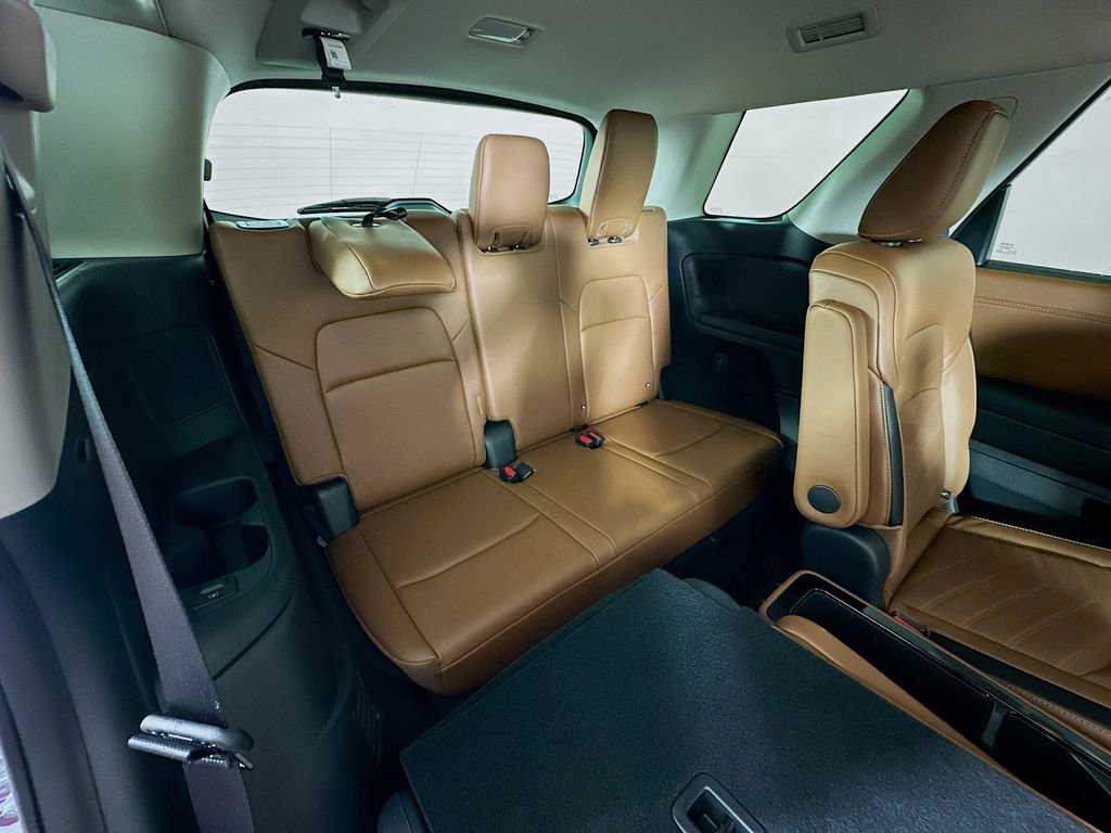 Certified 2025 Nissan Pathfinder Platinum AWD/4WD image 37