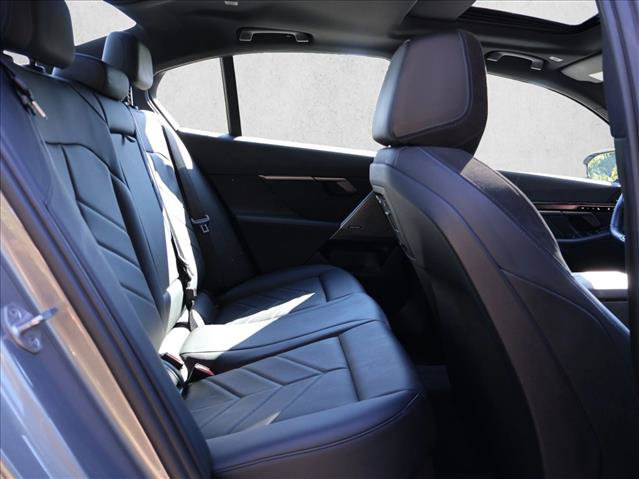 Used 2025 BMW i5 xDrive40 w/ M Sport Package AWD/4WD image 24