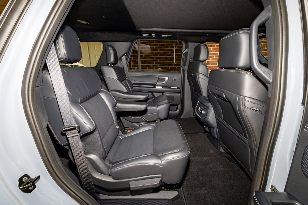 New 2025 Ford Expedition Platinum w/ Stealth Performance Package image 33