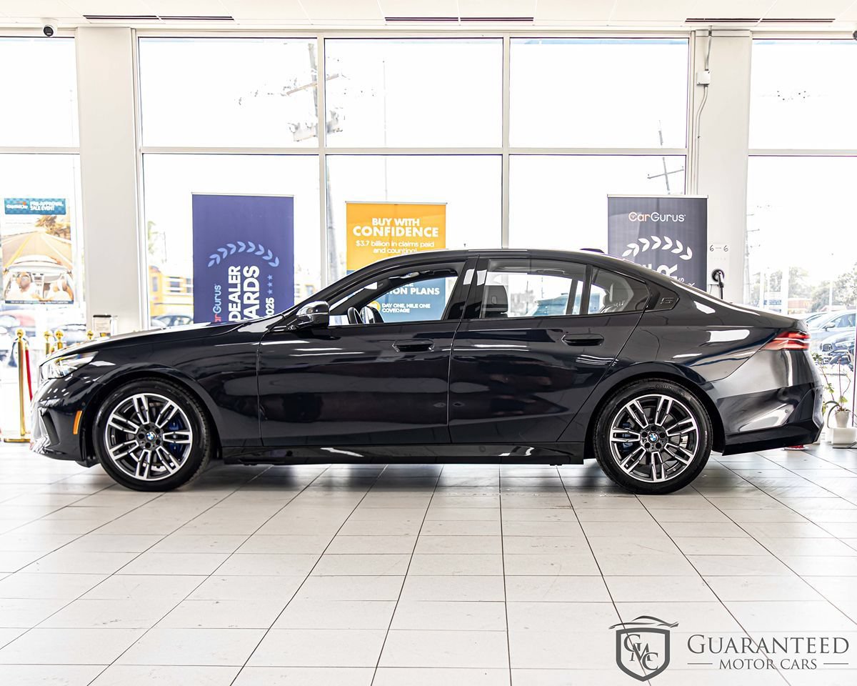 Used 2026 BMW 530i xDrive AWD/4WD image 6