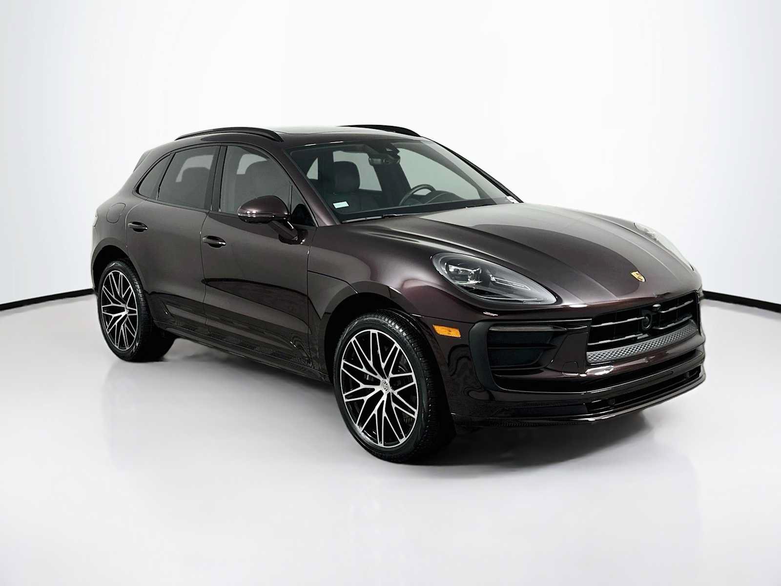 Certified 2026 Porsche Macan AWD/4WD image 7