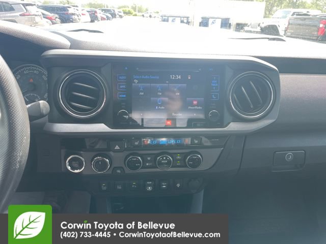 Used 2018 Toyota Tacoma TRD Sport AWD/4WD image 11