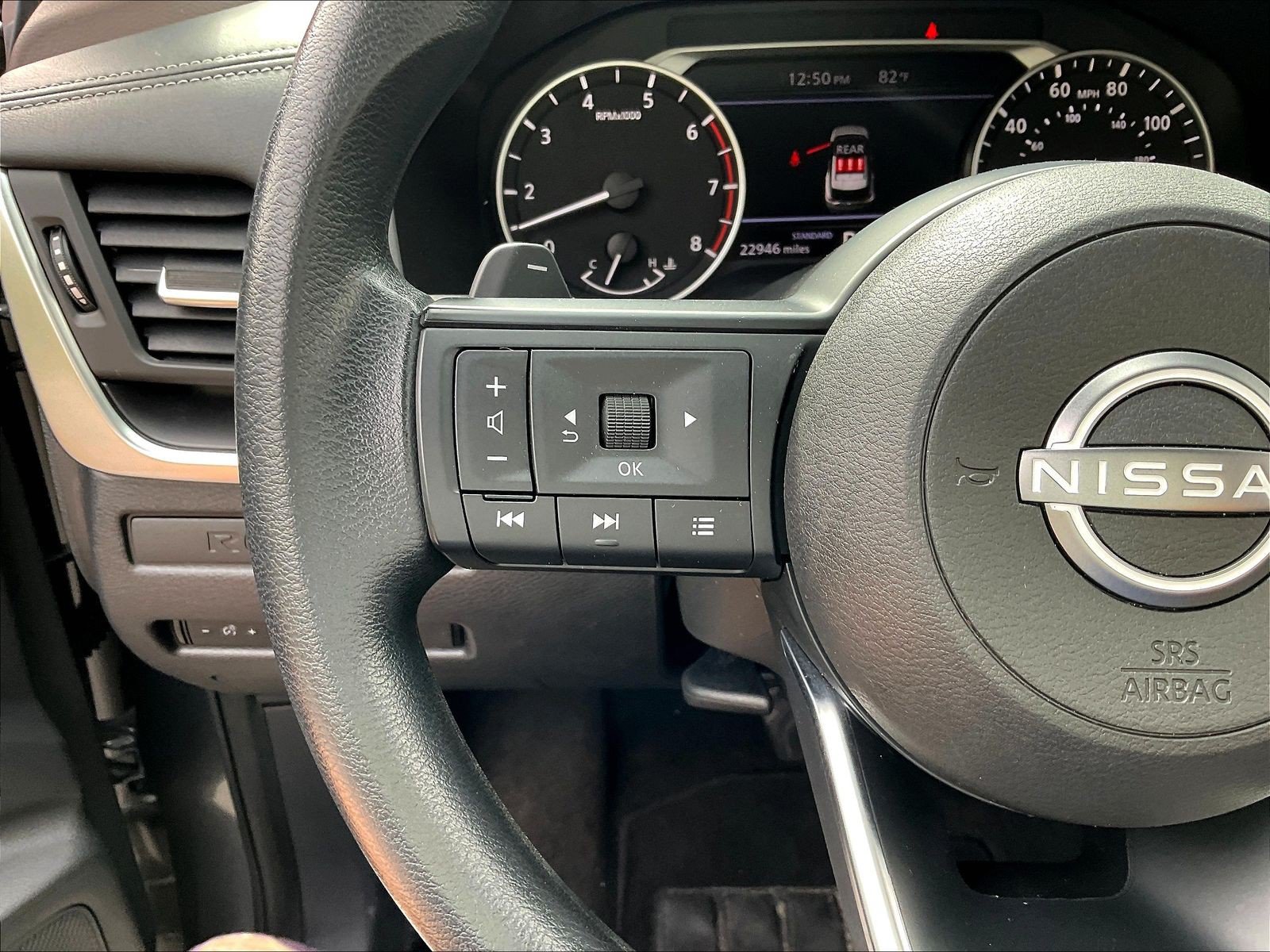 Used 2023 Nissan Rogue S FWD image 12