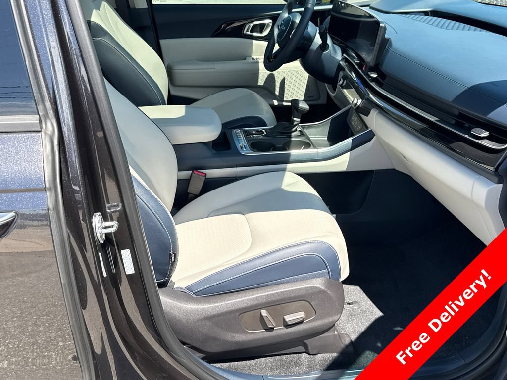 New 2025 Kia Carnival SX Prestige FWD image 13
