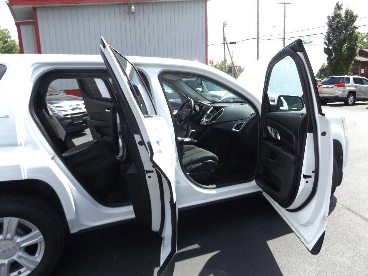 Used 2015 GMC Terrain SLE image 19