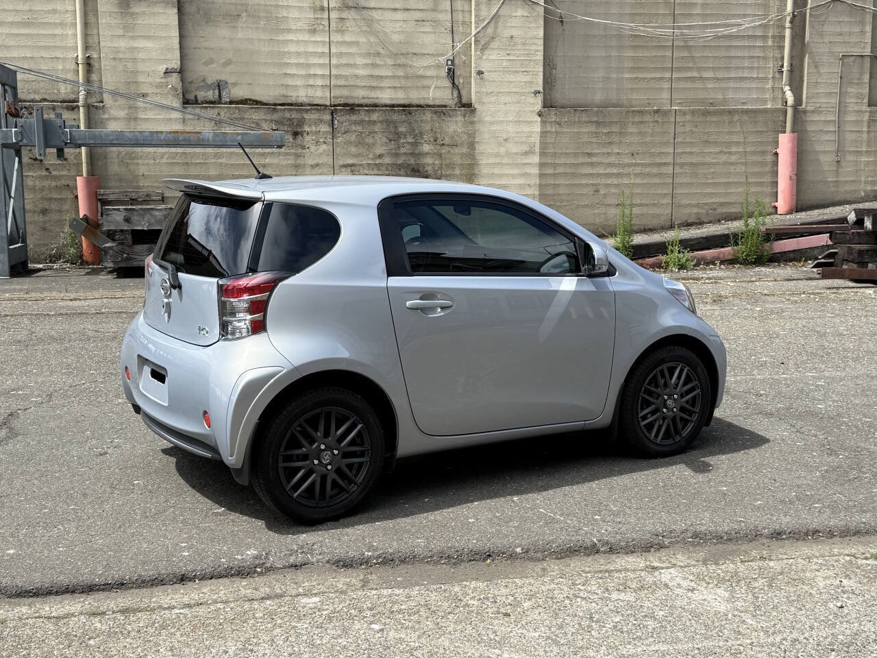 Used 2014 Scion iQ 10 Series FWD image 8