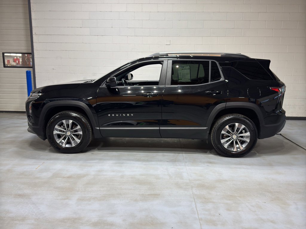 Used 2025 Chevrolet Equinox LT w/ Convenience Package II image 2