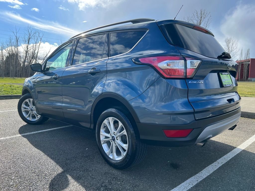Used 2018 Ford Escape SE w/ SE Sync 3 Package image 3