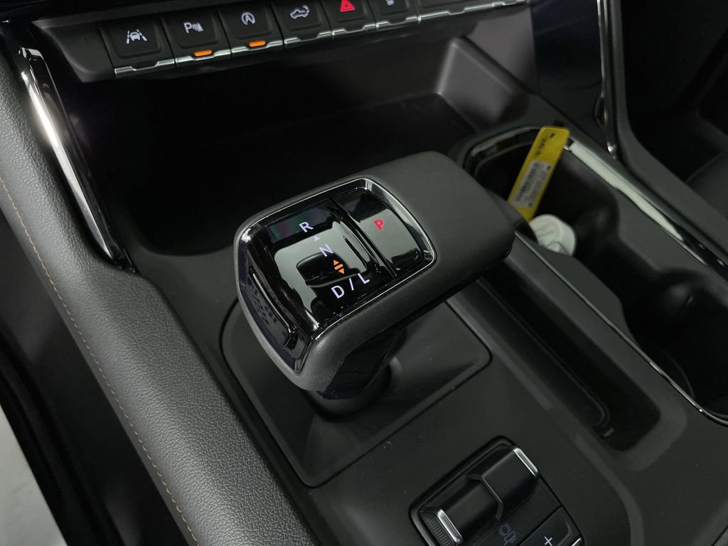 Used 2024 GMC Sierra 1500 AT4 w/ Technology Package image 16