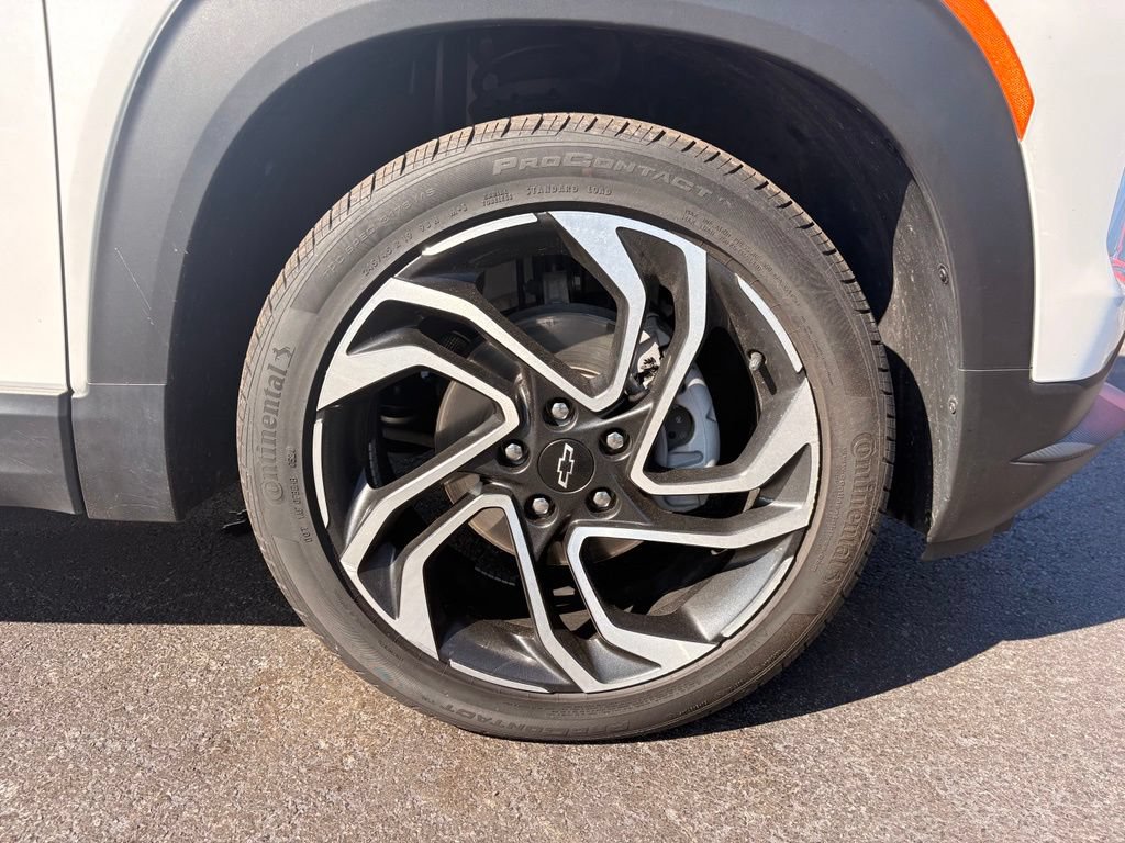 Used 2025 Chevrolet TrailBlazer RS FWD image 32