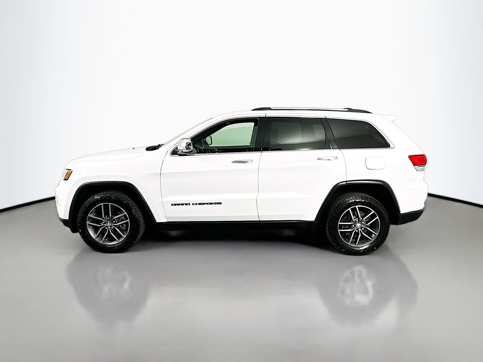 Used 2017 Jeep Grand Cherokee Limited w/ Luxury Group II AWD/4WD image 5