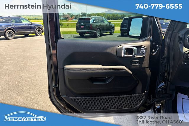 Used 2021 Jeep Wrangler Unlimited Sahara w/ Cold Weather Group AWD/4WD image 7