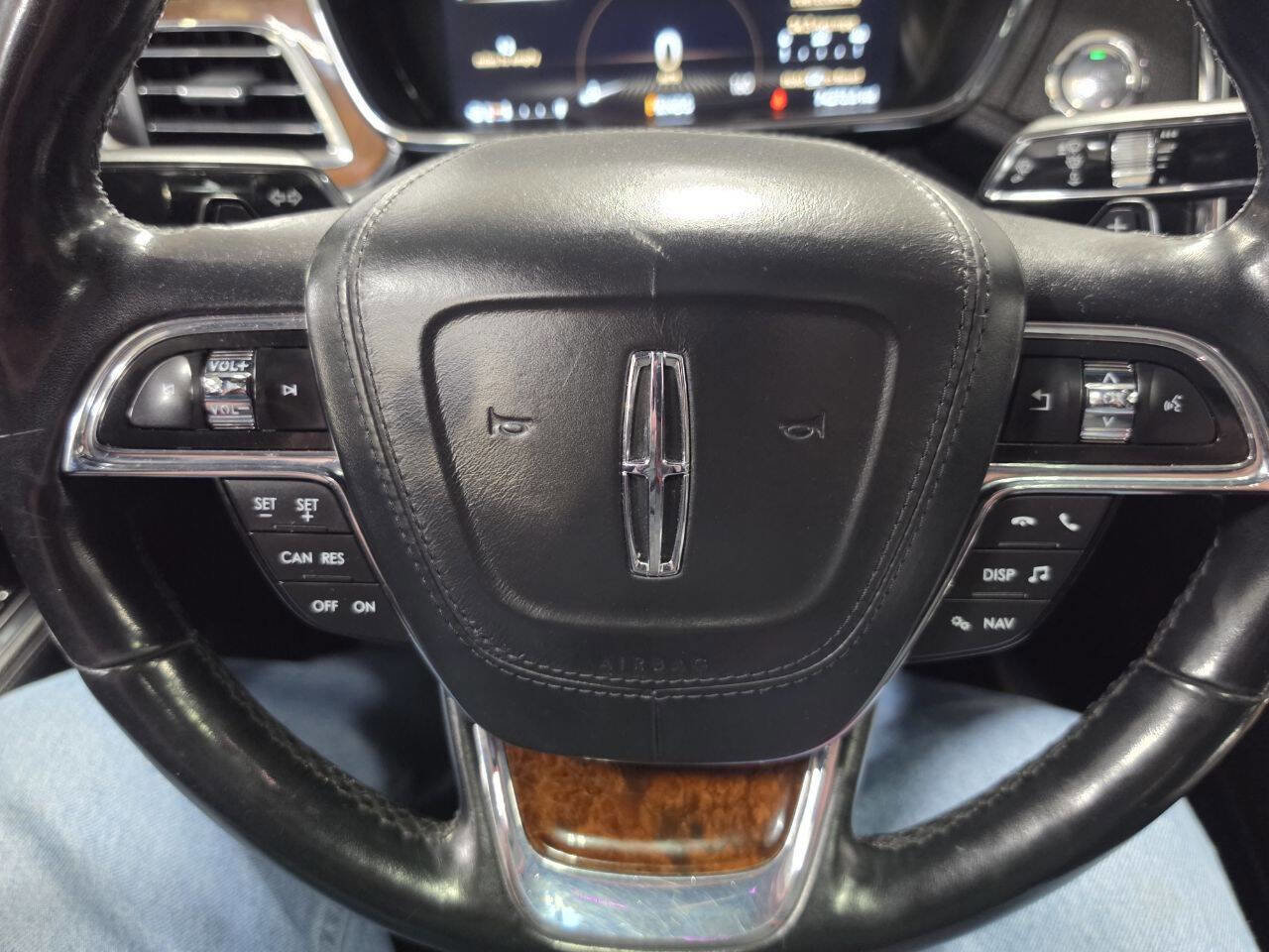 Used 2017 Lincoln Continental Reserve w/ Climate Package image 35