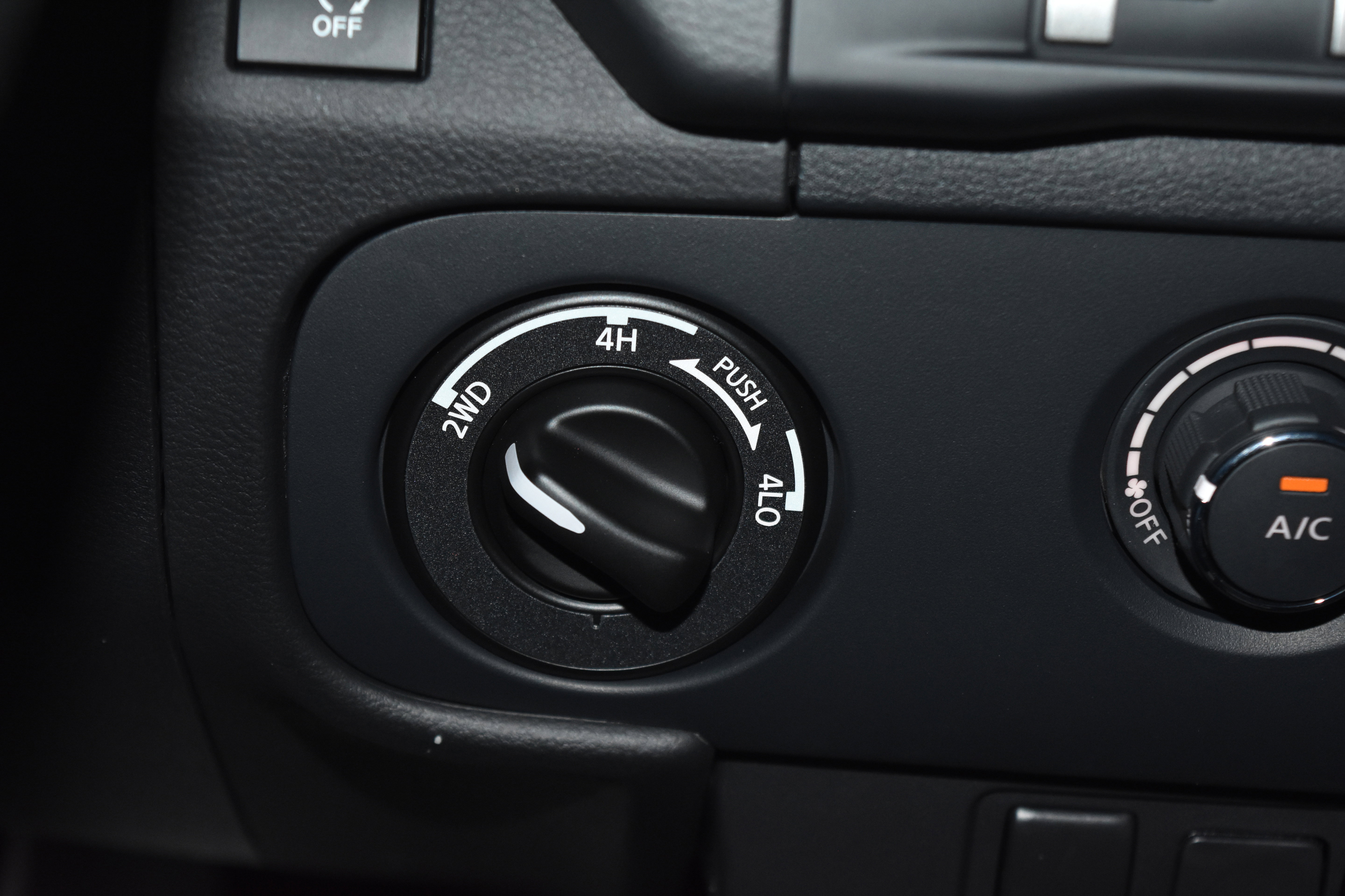 New 2026 Nissan Frontier SV w/ Tow Package image 10