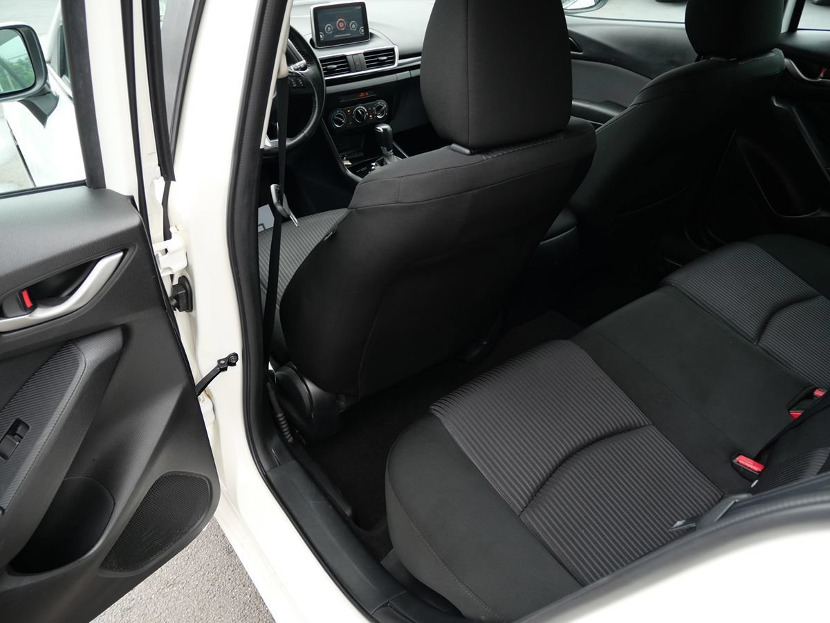 Used 2015 MAZDA MAZDA3 i Touring FWD image 23